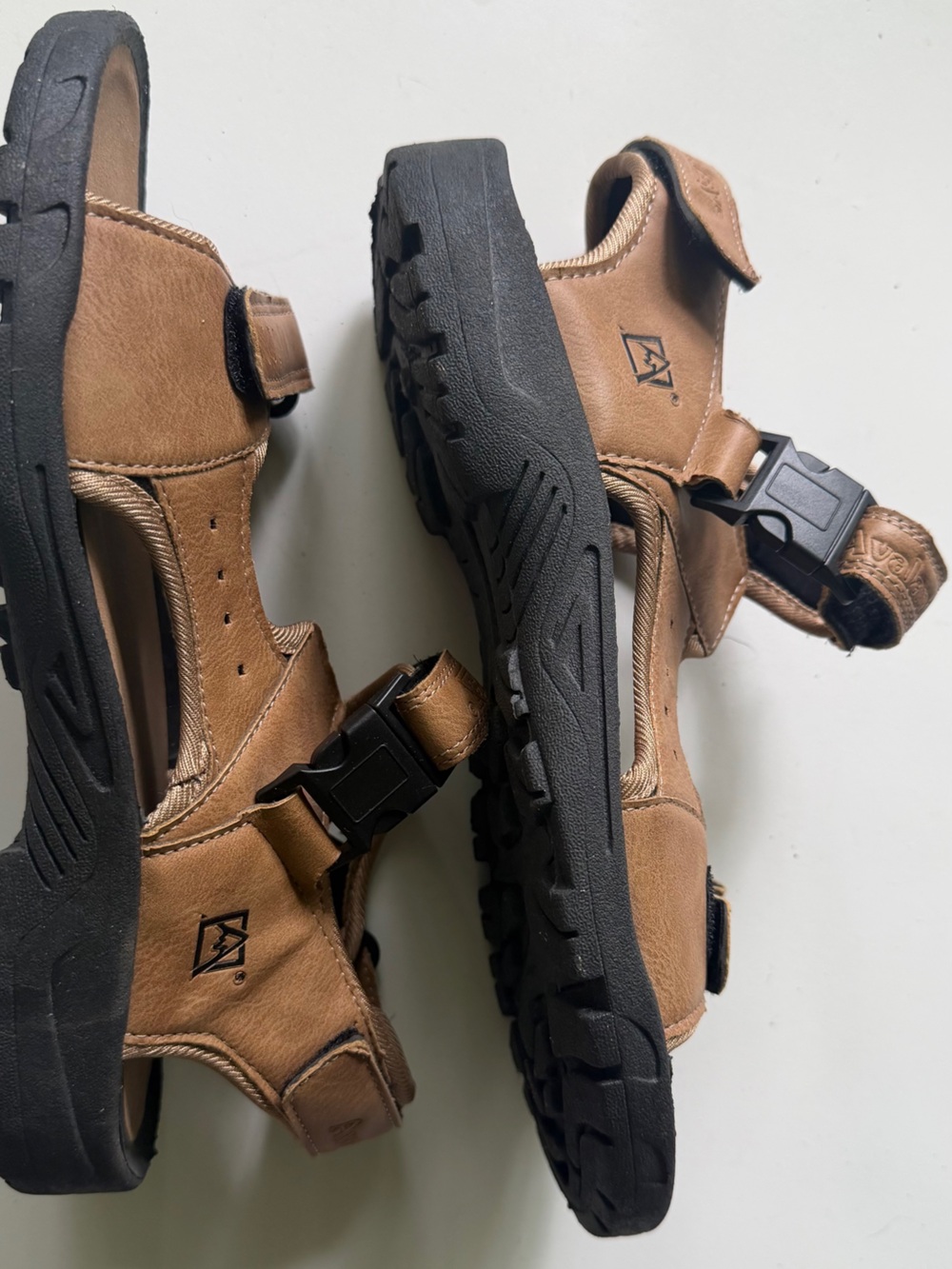 Avalanche Men's Sz 8.5 Outdoor beach resort Sandals | Brown AV85882